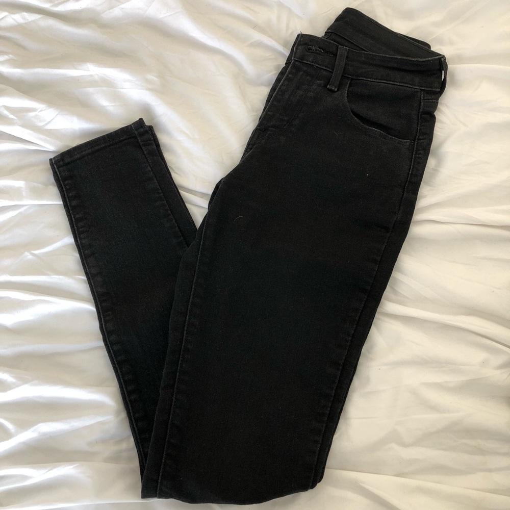 🌟LEVI’s HIGH WAISTED SKINNY JEAN🌟